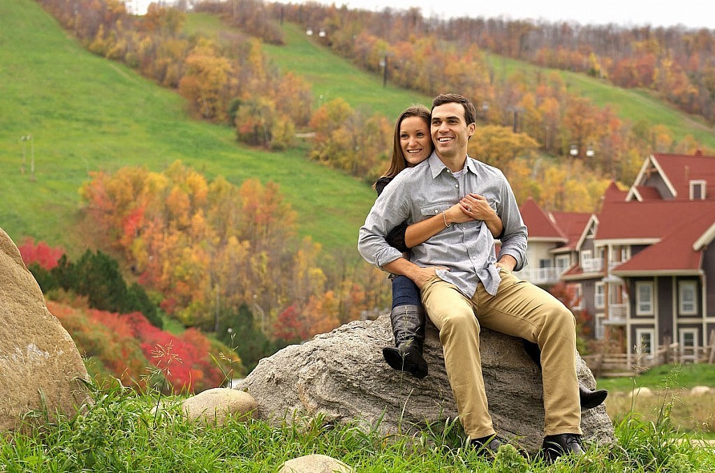 blue mountain village photographer collingwood photographer blue mountain engagement fall