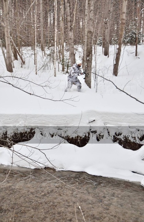 compound bow hunting photos winter A030