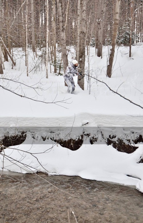 compound bow hunting photos winter A031