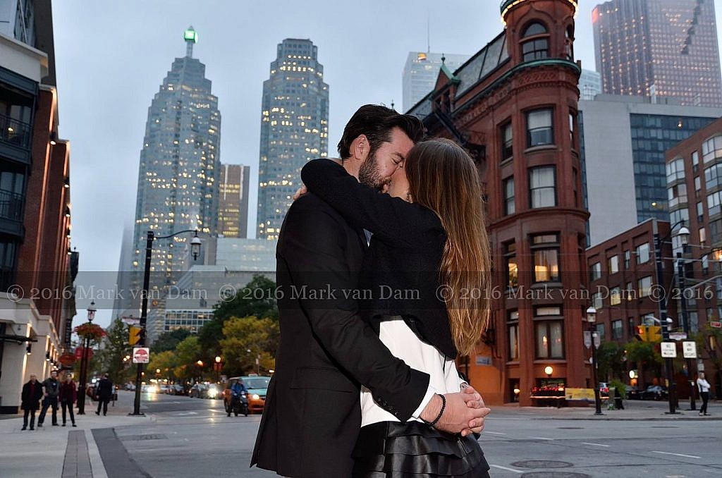 toronto engagement photographer C044 52