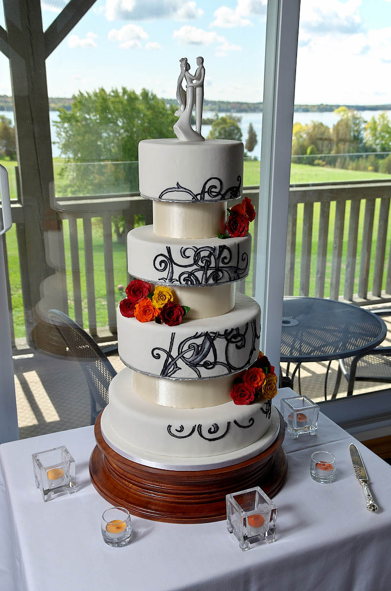 Delicious wedding cake at Eganridge Resort wedding
