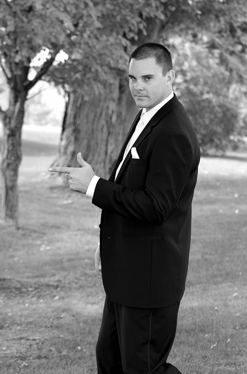Handsome groom at Eganridge Resort wedding