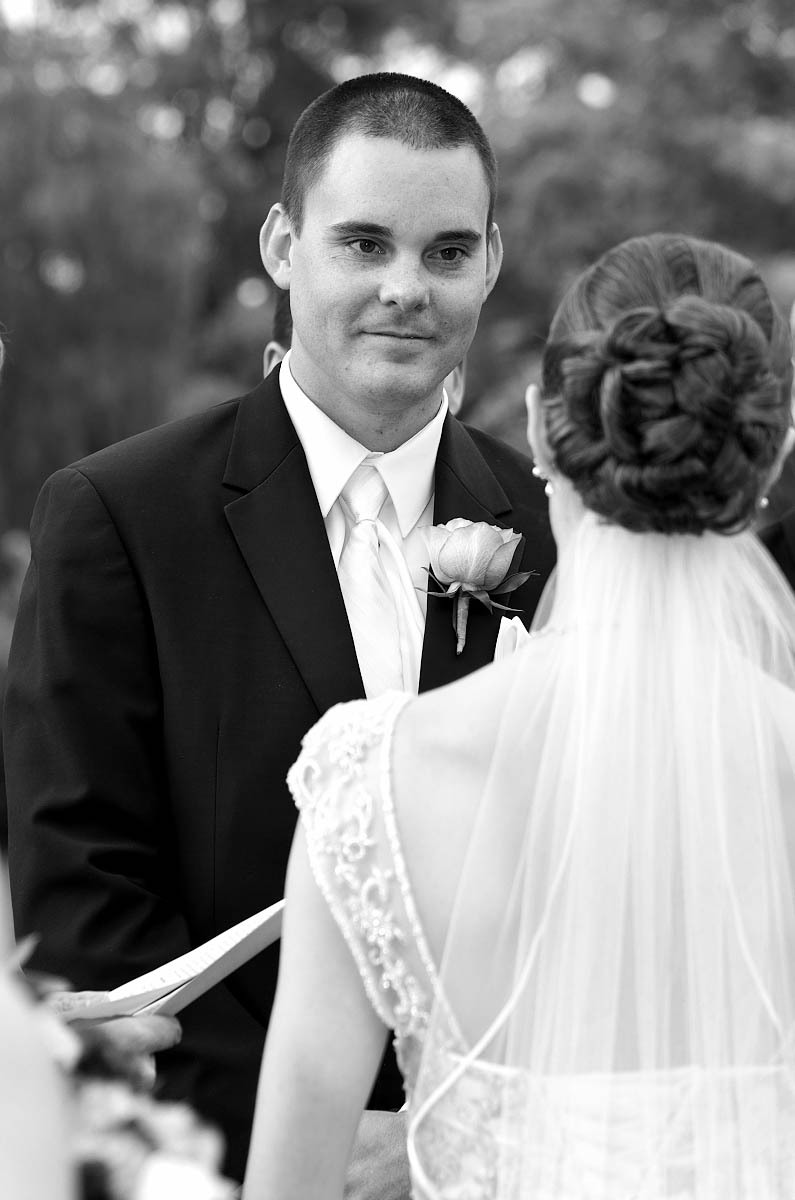 Summer wedding ceremony at The Dunsford House at Eganridge Resort overlooking Sturgeon Lake