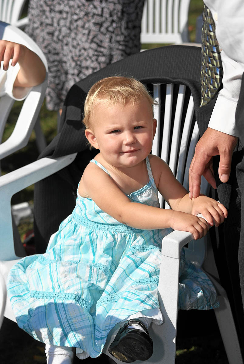 young guests at viamede resort wedding ceremony