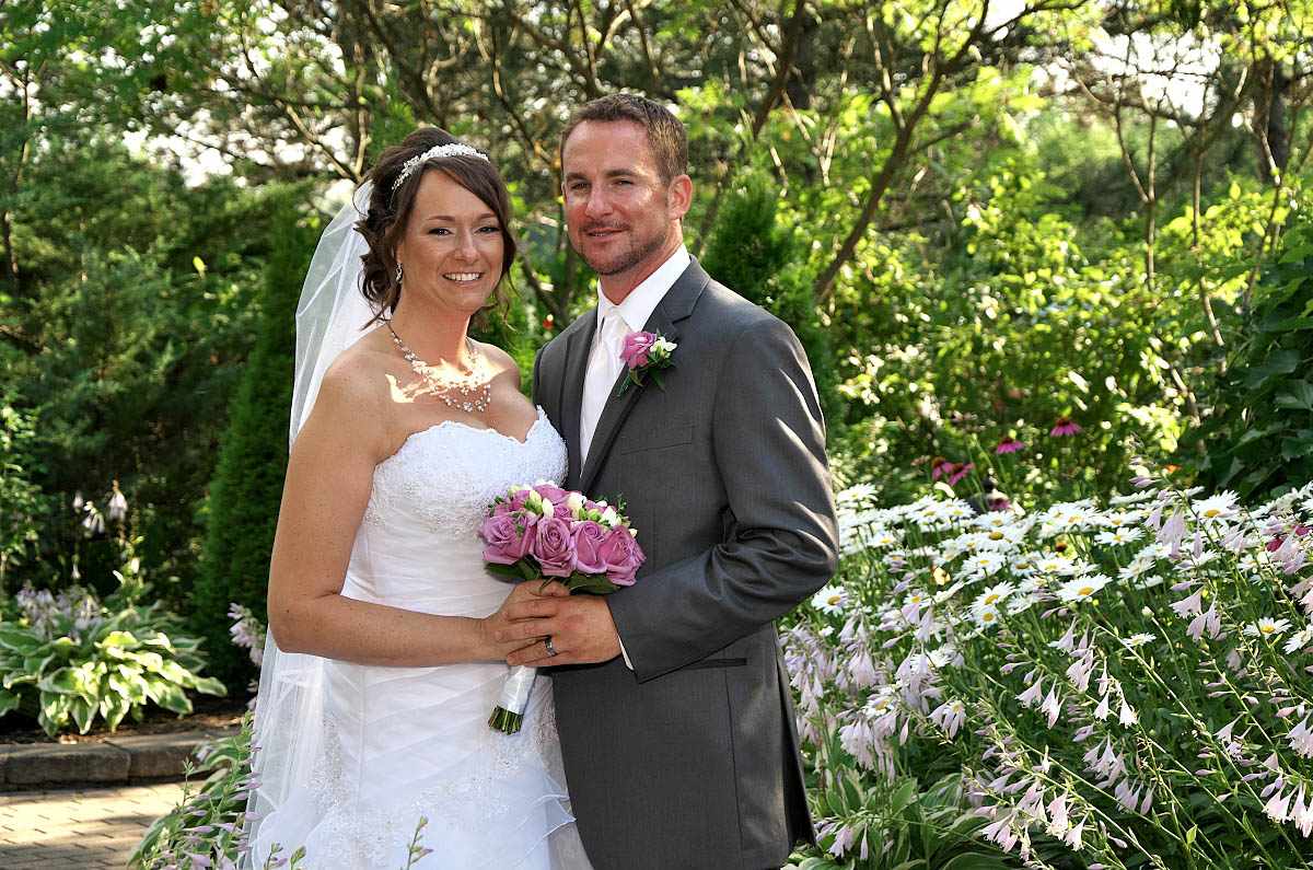 wedding couple in garden alliston