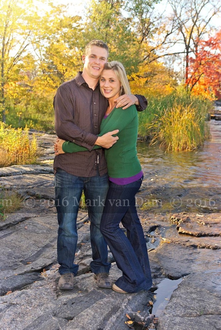 Burleigh falls engagement session with fall colours