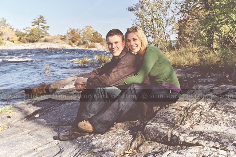 Burleigh falls engagement session with fall colours