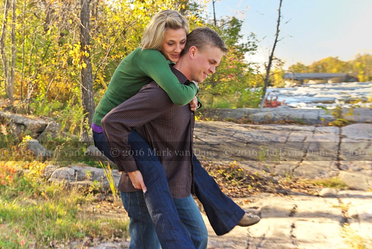 Burleigh falls engagement session with fall colours