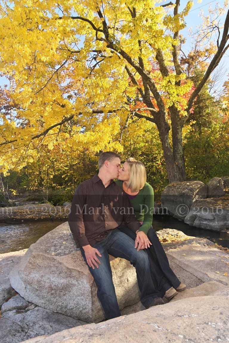 Burleigh falls engagement session with fall colours