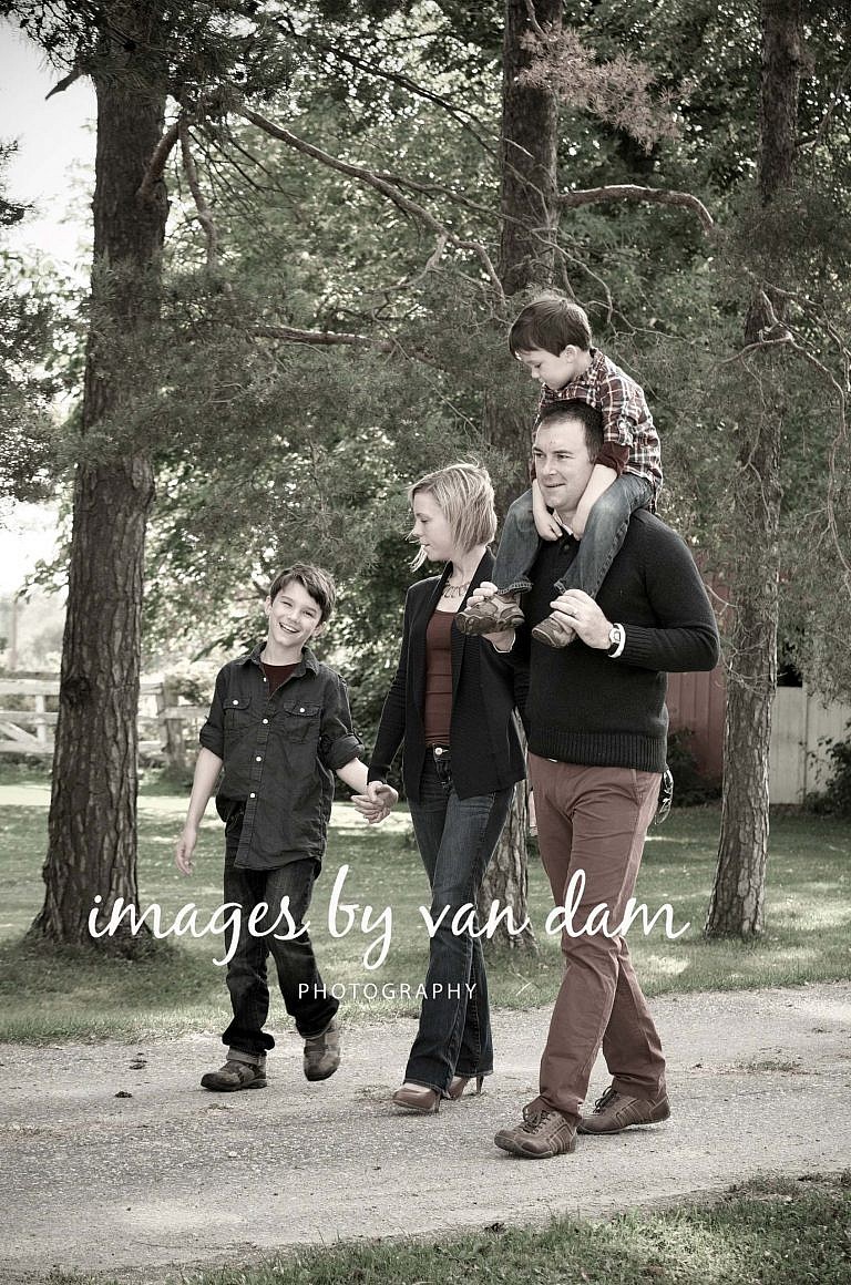 stayner photographer barrie photographer family portraits wasaga photographer collingwood photographer