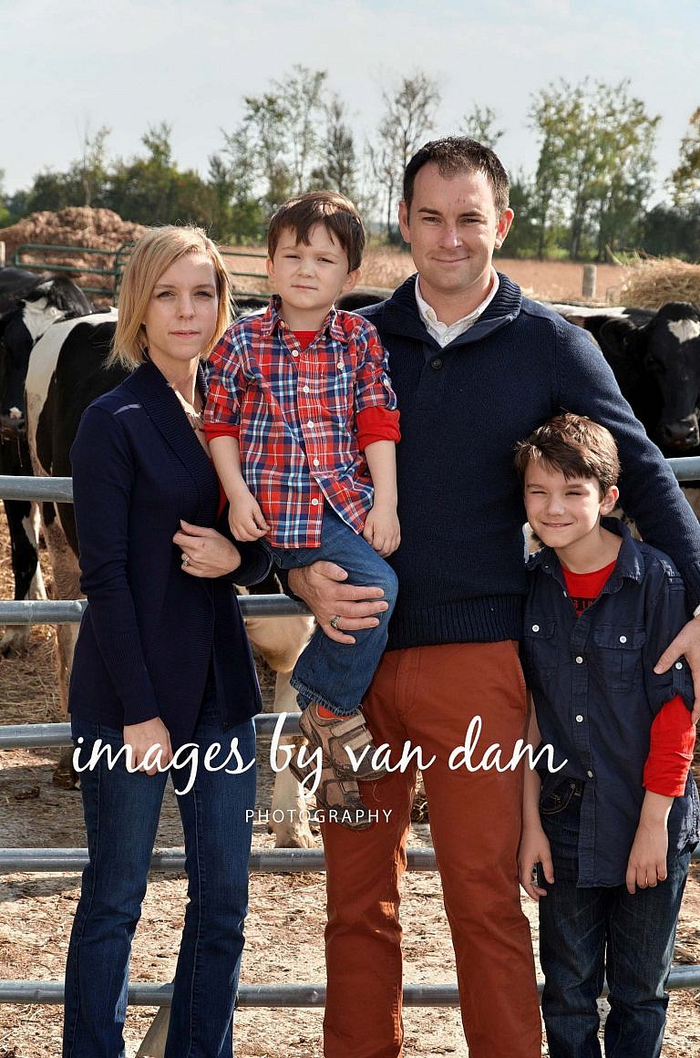 stayner photographer barrie photographer family portraits wasaga photographer collingwood photographer