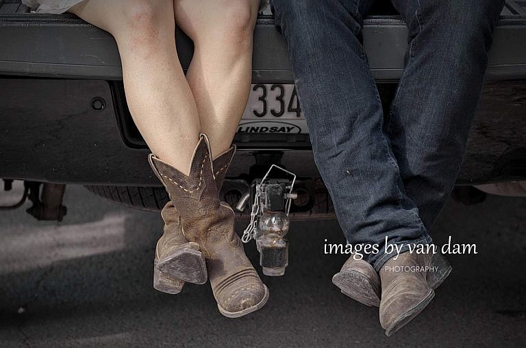 kawartha lakes photographer peterborough photographer country engagement-84