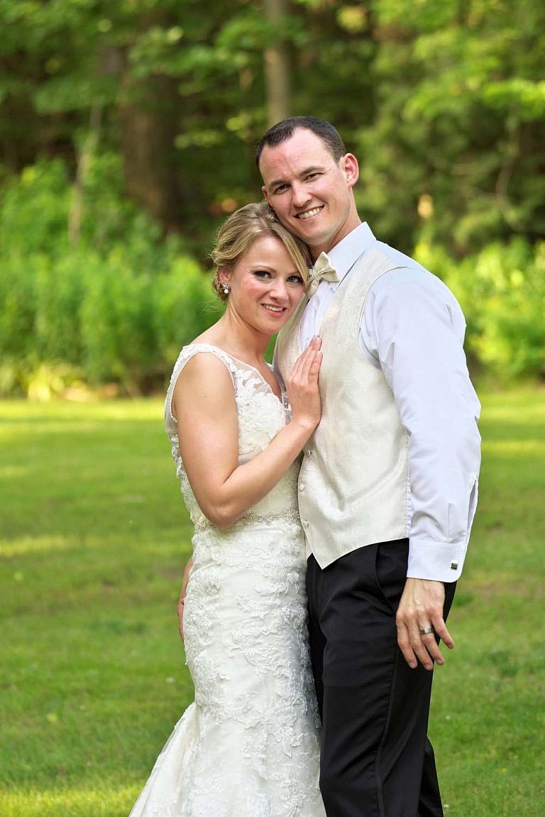 port hope photographer captures penryn mansion wedding at port hope golf and country club and penryn park