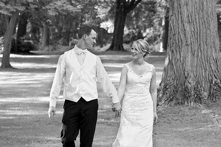 port hope photographer captures penryn mansion wedding at port hope golf and country club and penryn park