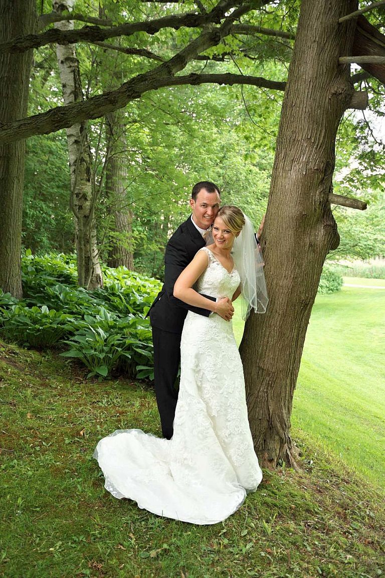 port hope photographer captures penryn mansion wedding at port hope golf and country club and penryn park