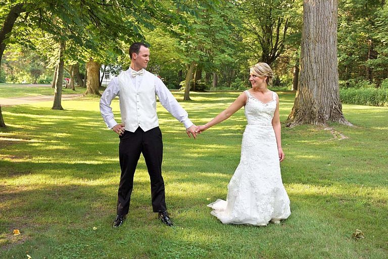 port hope photographer captures penryn mansion wedding at port hope golf and country club and penryn park