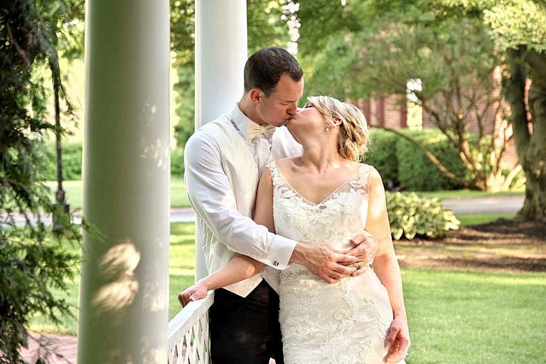 port hope photographer captures penryn mansion wedding at port hope golf and country club and penryn park