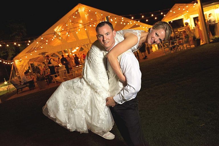 port hope photographer captures penryn mansion wedding at port hope golf and country club and penryn park