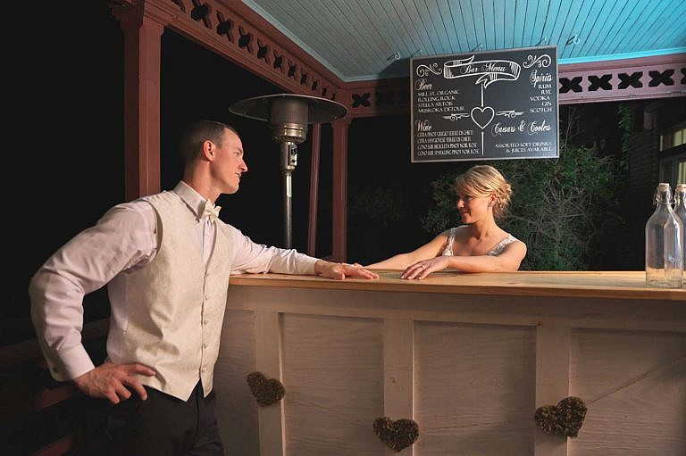 port hope photographer captures penryn mansion wedding at port hope golf and country club and penryn park
