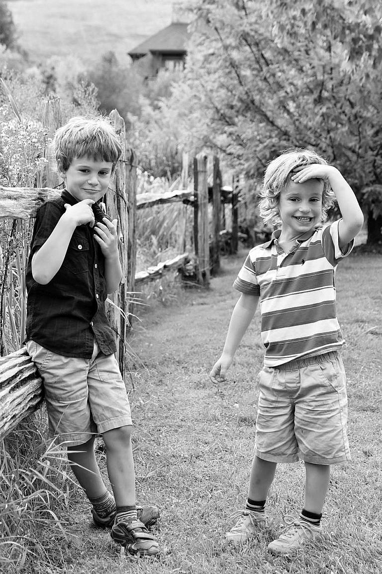 collingwood photographer blue mountain village family portraits