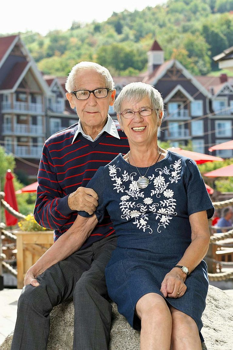 collingwood photographer blue mountain village family portraits
