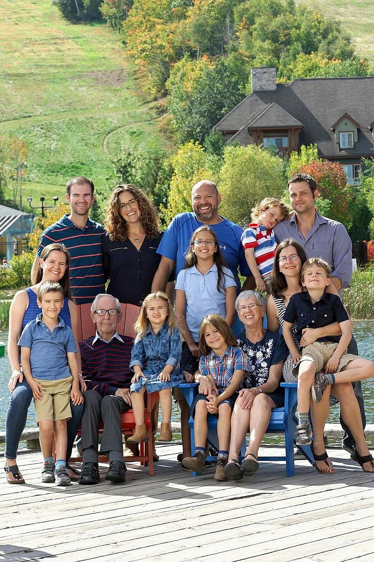 collingwood photographer blue mountain village family portraits