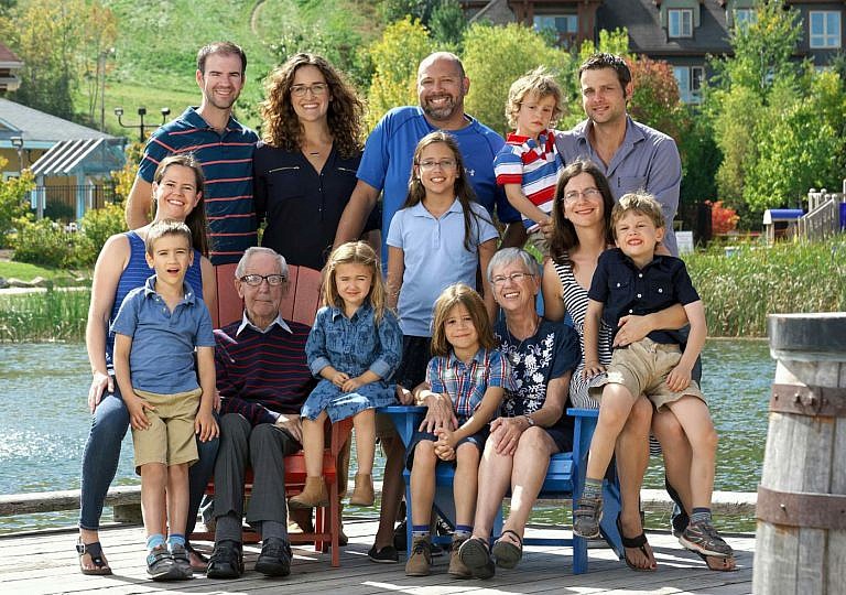 collingwood photographer blue mountain village family portraits