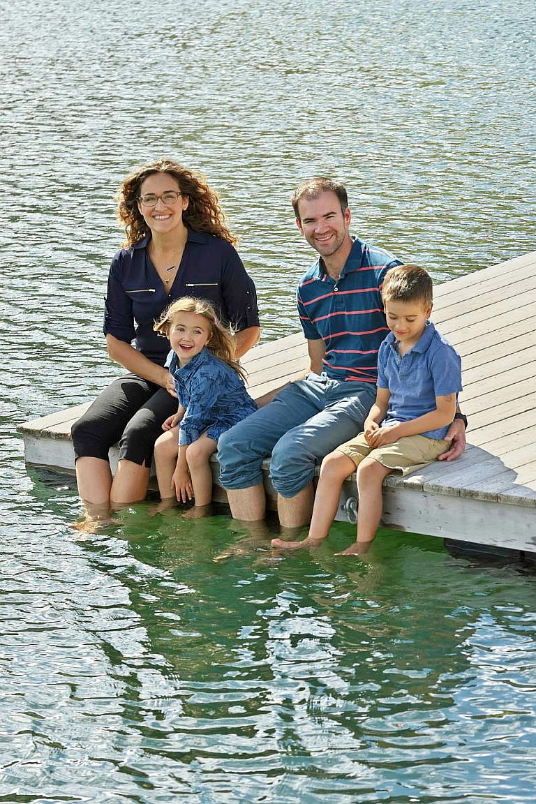 collingwood photographer blue mountain village family portraits
