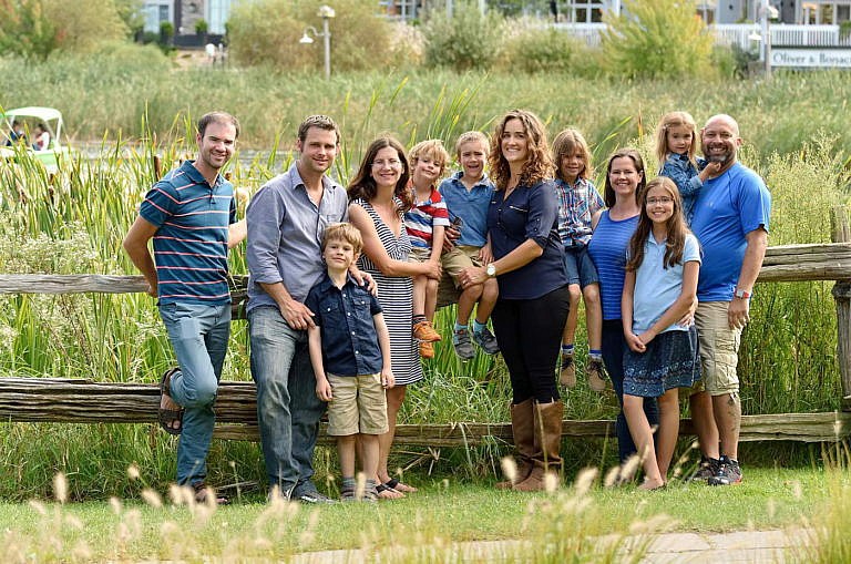collingwood photographer blue mountain village family portraits