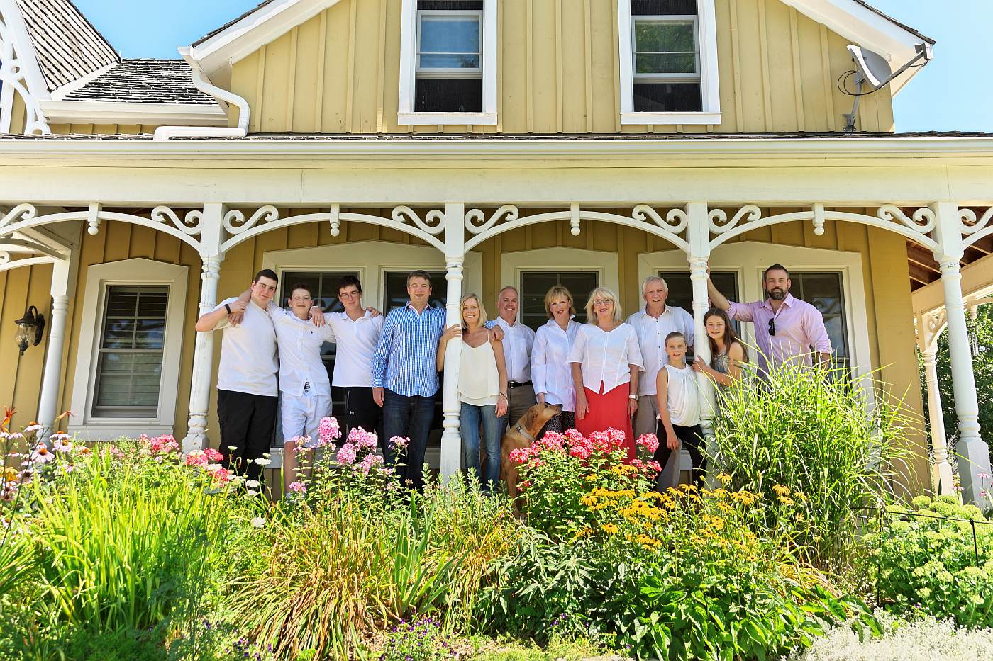 Meaford photographer family portrait session at family farm near Thornbury, Blue Mountains, and Collingwood