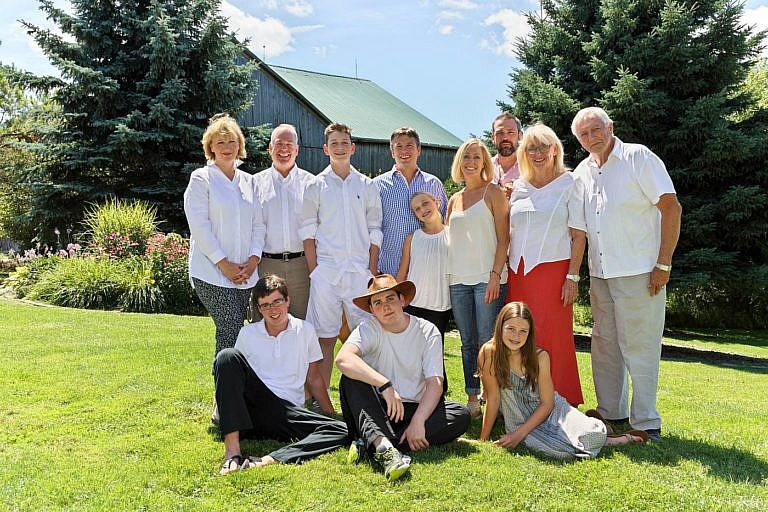 Meaford photographer family portrait session at family farm near Thornbury, Blue Mountains, and Collingwood
