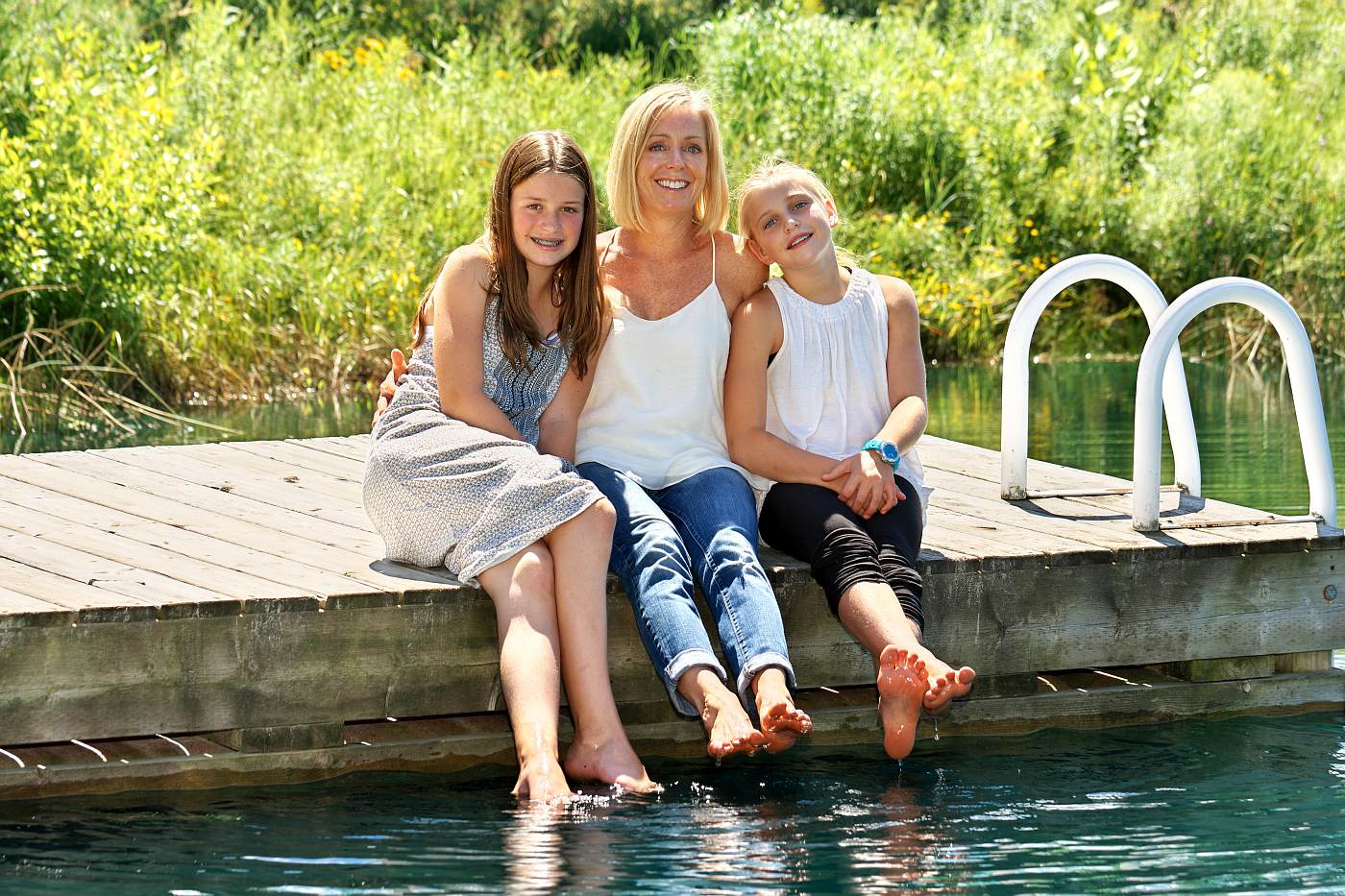Meaford photographer family portrait session at family farm near Thornbury, Blue Mountains, and Collingwood