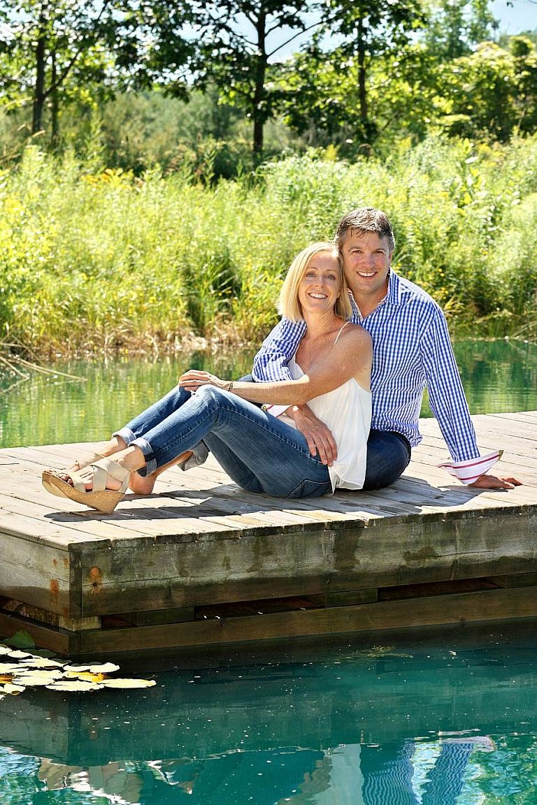 Meaford photographer family portrait session at family farm near Thornbury, Blue Mountains, and Collingwood
