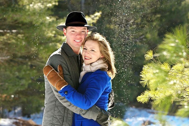 Wasaga beach photographer winter engagement session at Wasaga Beach provincial Park