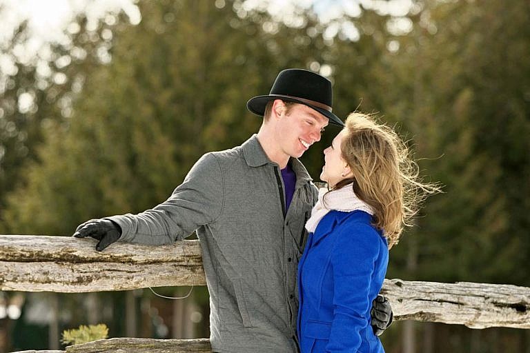 Wasaga beach photographer winter engagement session at Wasaga Beach provincial Park