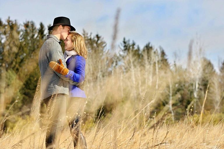 Wasaga beach photographer winter engagement session at Wasaga Beach provincial Park