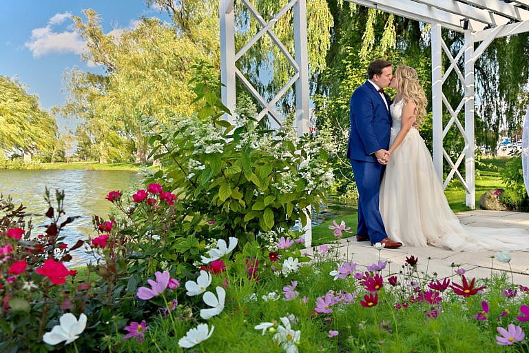 blue mountain wedding photographer collingwood wedding photographer bear estate wedding photographer muskoka wedding photographer