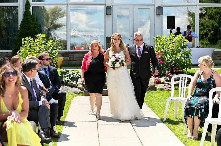 blue mountain wedding photographer collingwood wedding photographer bear estate wedding photographer muskoka wedding photographer