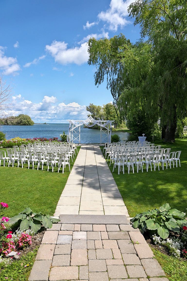 blue mountain wedding photographer collingwood wedding photographer bear estate wedding photographer muskoka wedding photographer