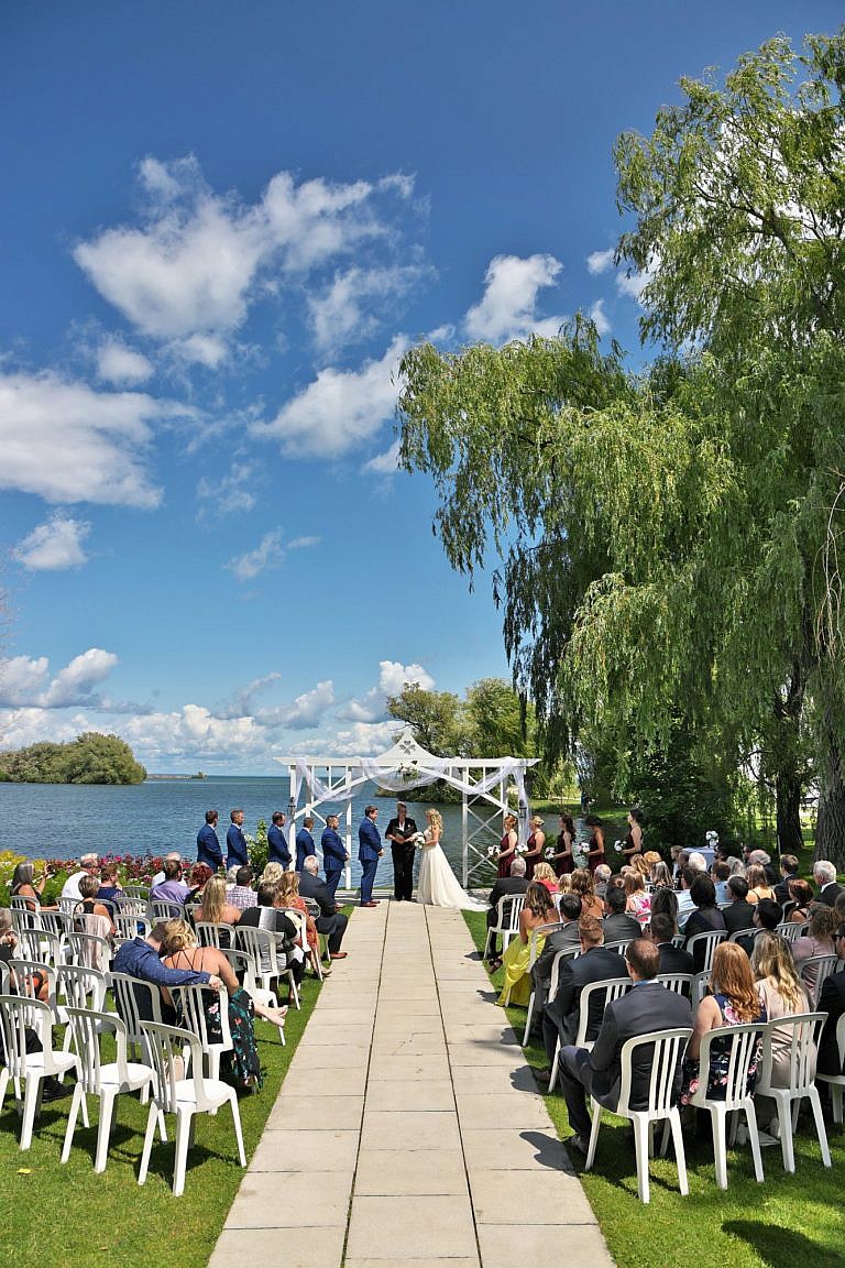 blue mountain wedding photographer collingwood wedding photographer bear estate wedding photographer muskoka wedding photographer
