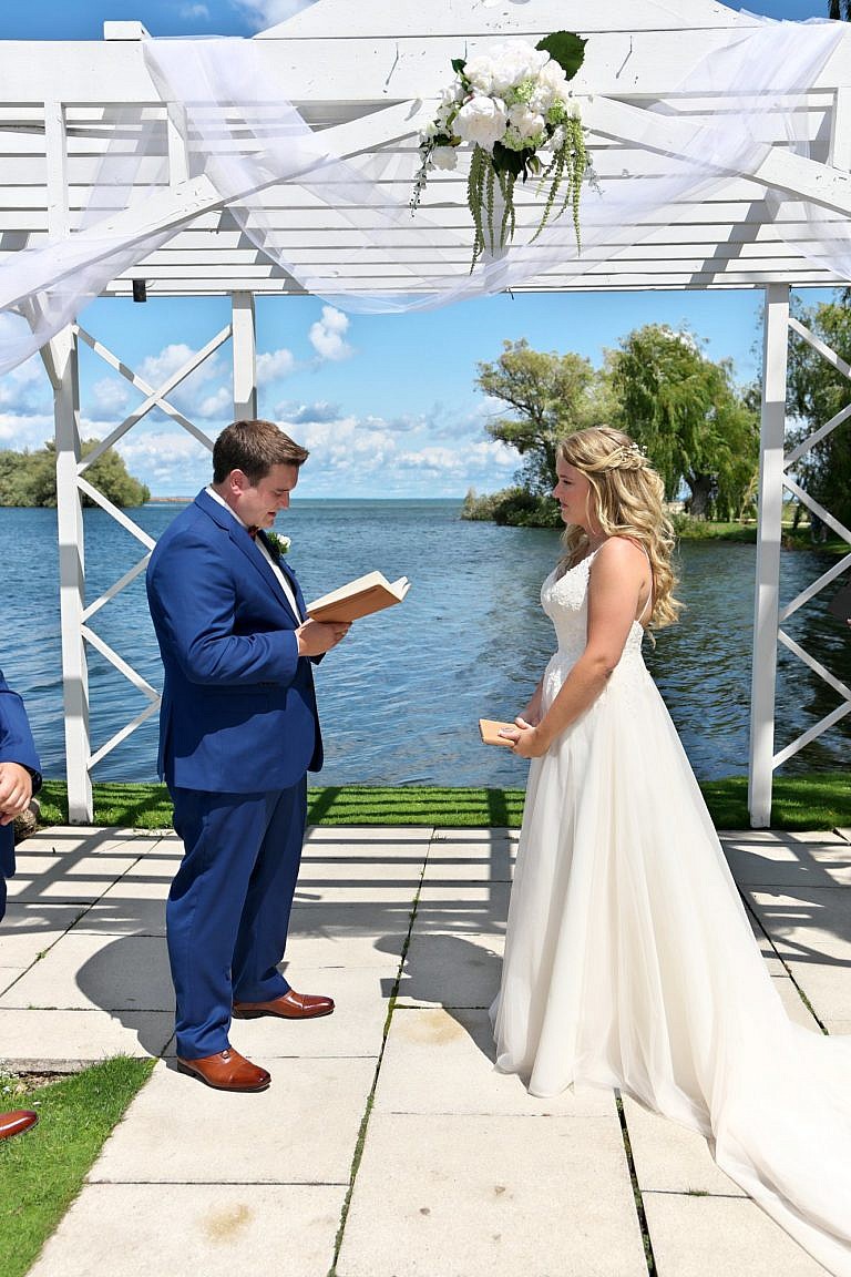 blue mountain wedding photographer collingwood wedding photographer bear estate wedding photographer muskoka wedding photographer